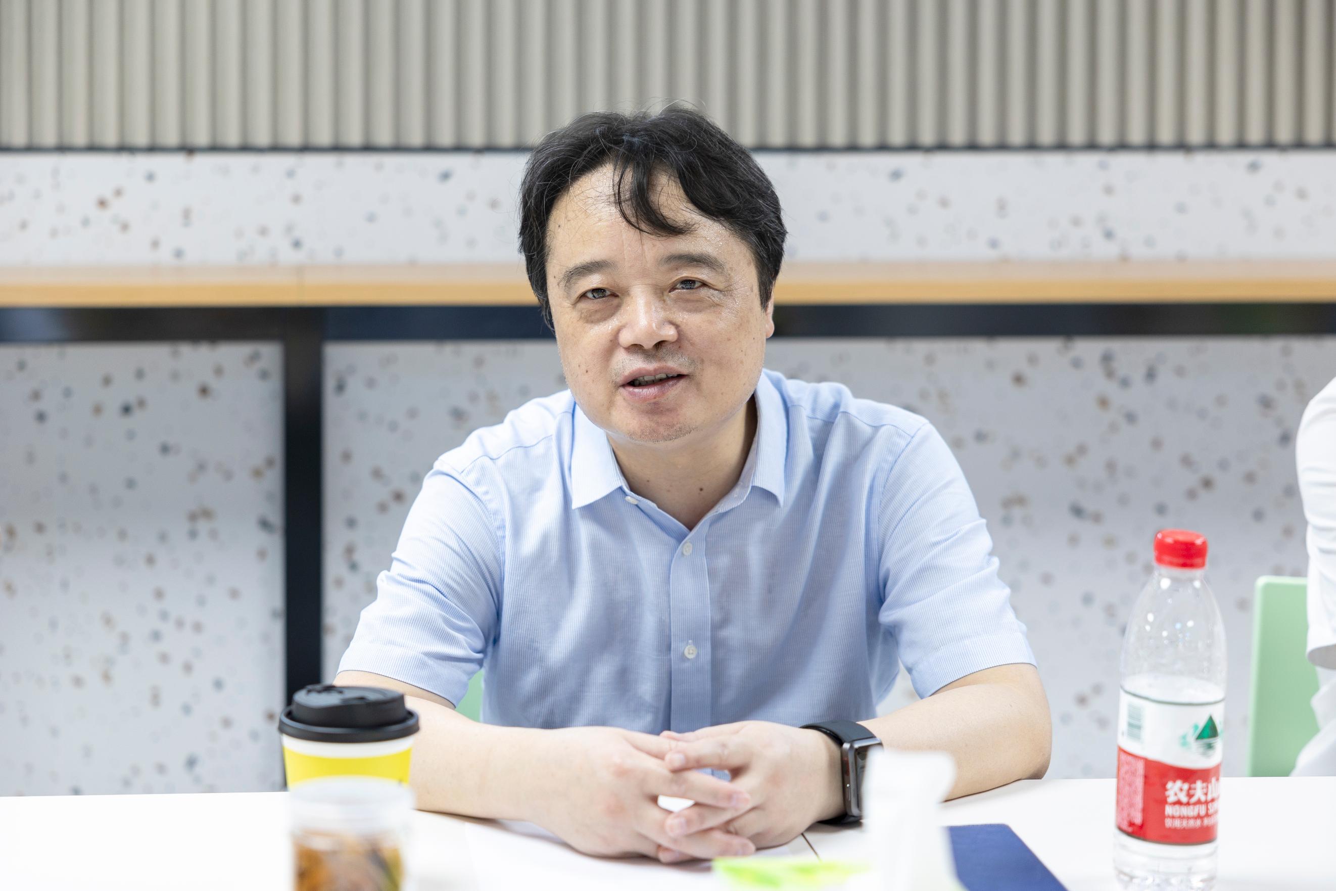 徐校长讲话照片