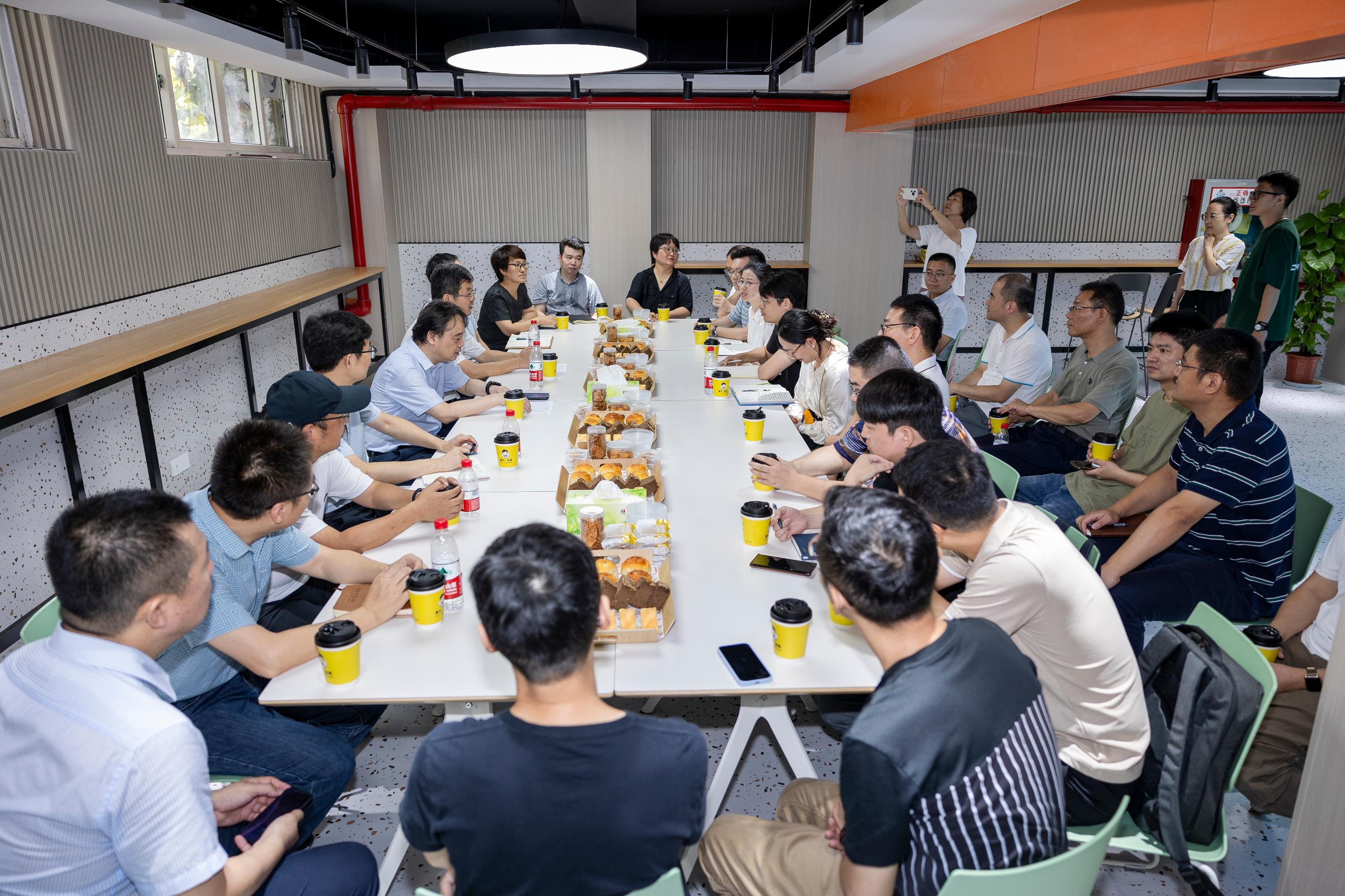 座谈会现场照片